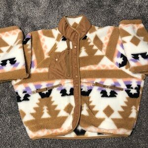 NEW Aeropostale Cozy Tan and White Fleece Jacket